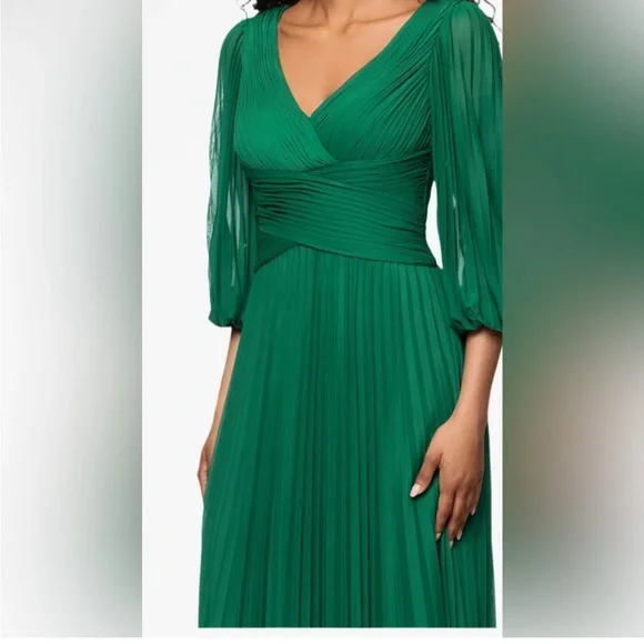 Betsy & Adam Size 8 Emerald Green Chiffon Pleated Gown Mother of the Bride NWOT - Picture 5 of 6